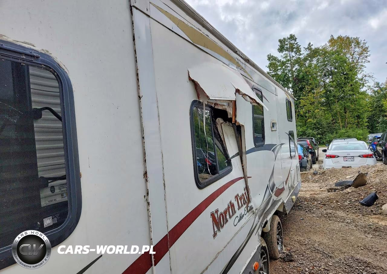 2012 Heartland North Trail Camper VIN:5SFNB3122DE249665 - 8