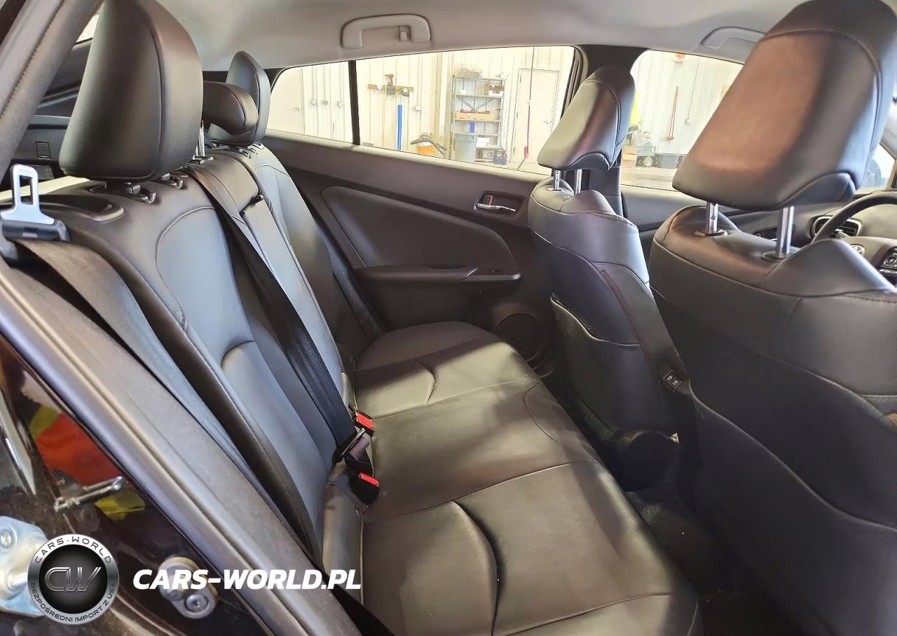 2020 Toyota Prius Xle Awd-E VIN:JTDL9RFU0L3014680 - 10