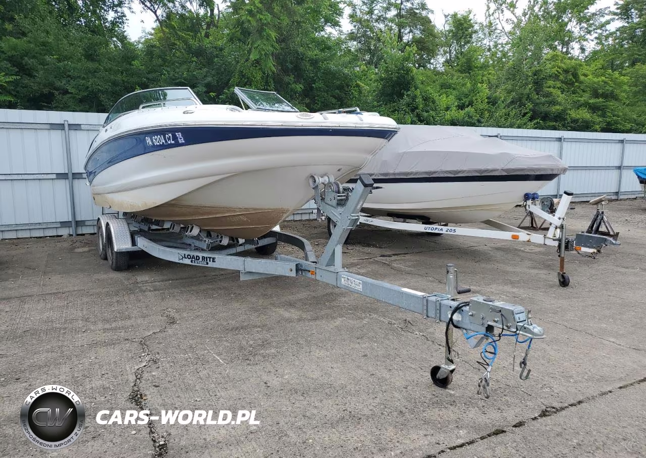 2007 Crownline Boat