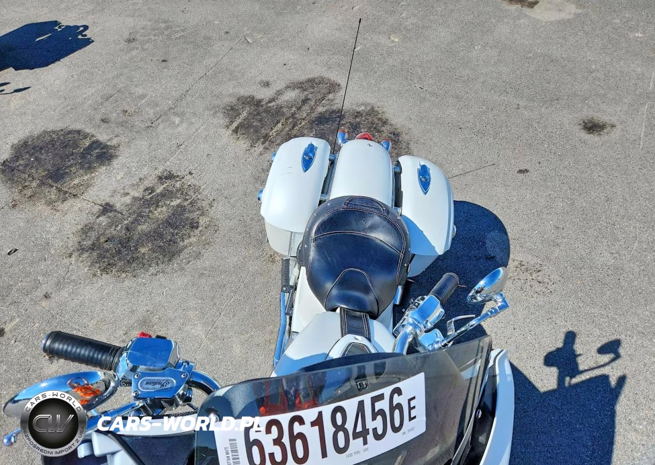 2017 Indian Chieftain VIN:56KTCAAA8H3355522 - 5