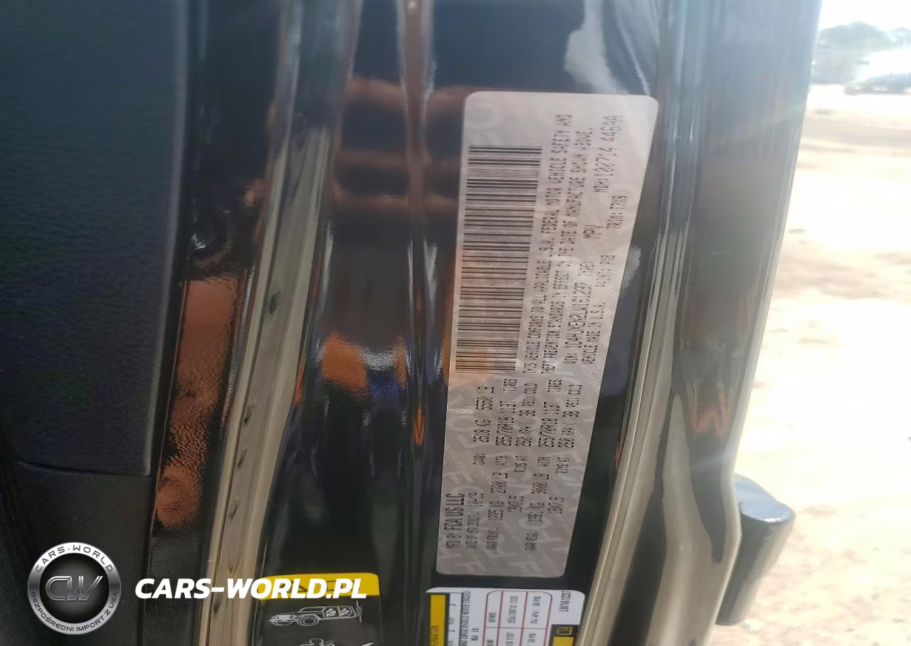 2020 Jeep Wrangler Unlimited Sahara VIN:1C4HJXEN2LW161237 - 12