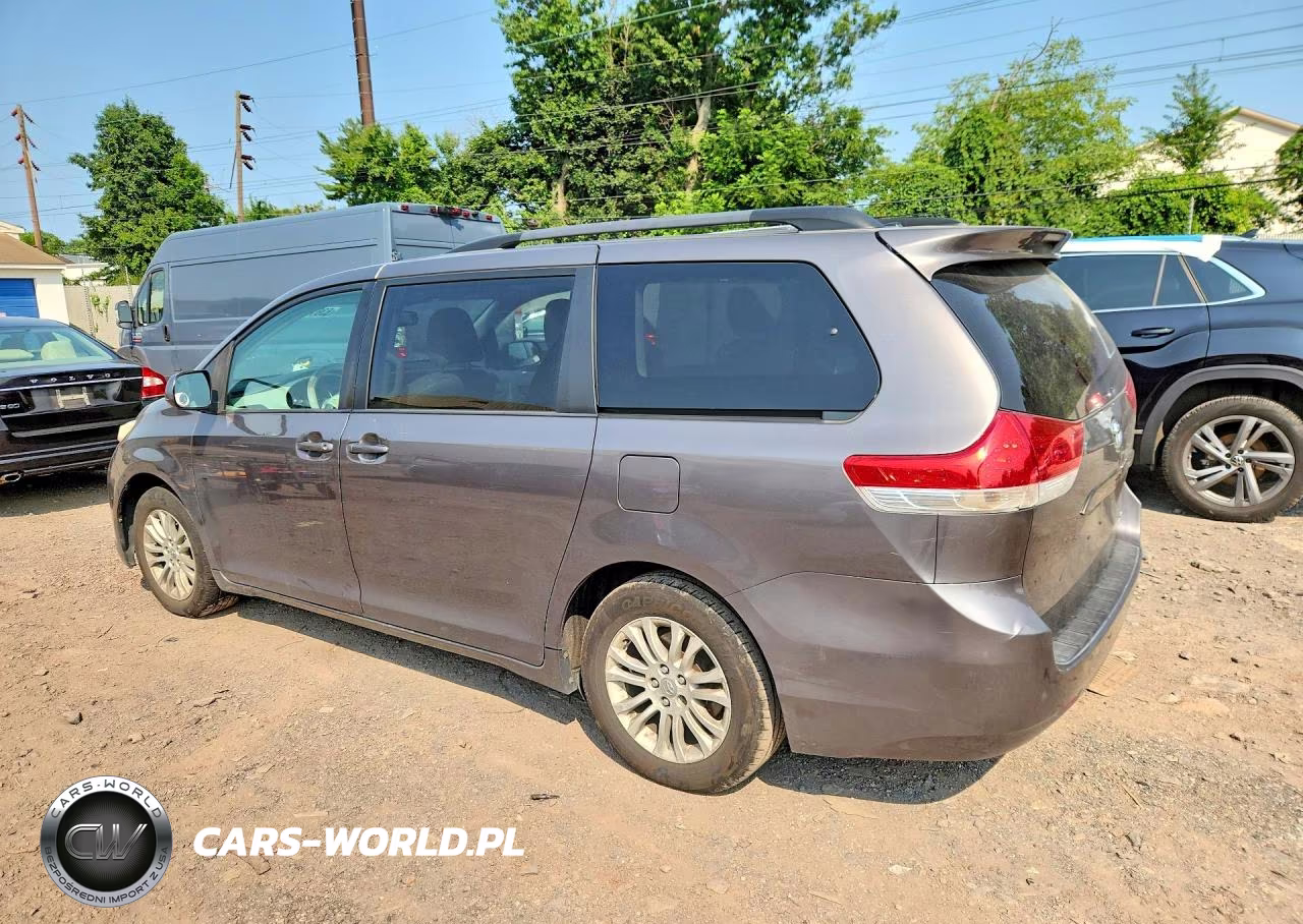 2011 Toyota Sienna Xle 8-Passenger VIN:5TDYK3DC5BS142038 - 2