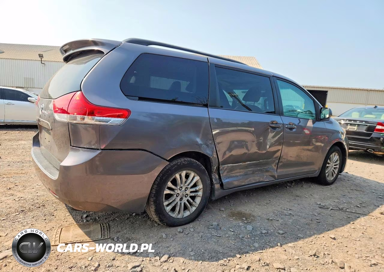 2011 Toyota Sienna Xle 8-Passenger VIN:5TDYK3DC5BS142038 - 3