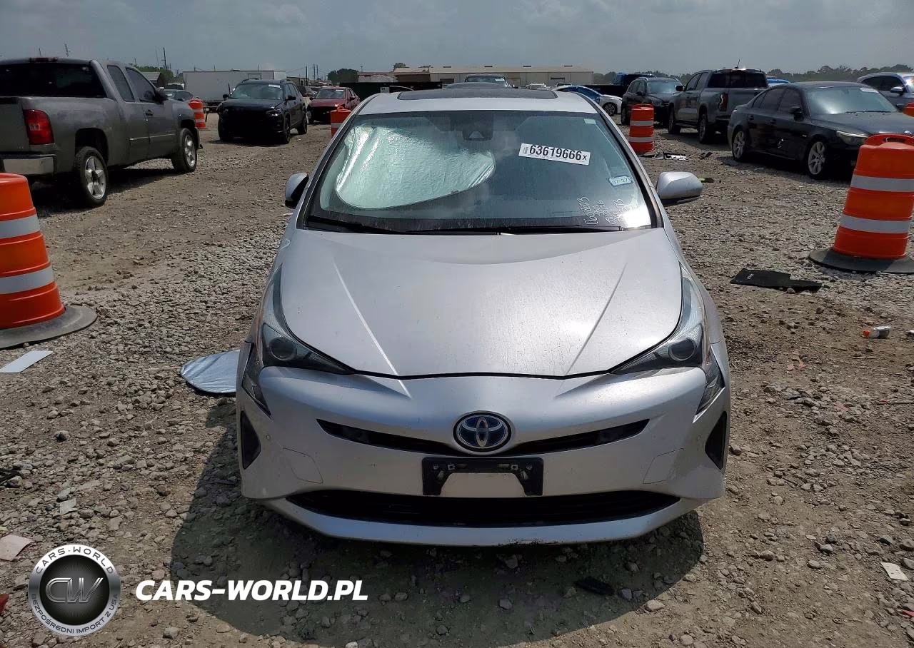 2018 Toyota Prius Four VIN:JTDKARFU8J3063173 - 5