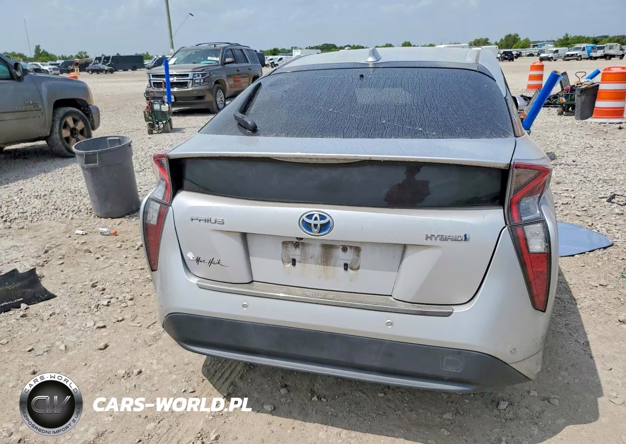 2018 Toyota Prius Four VIN:JTDKARFU8J3063173 - 6