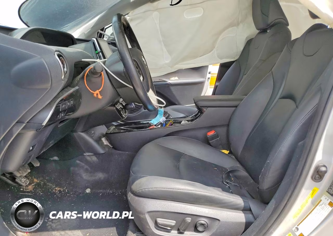2018 Toyota Prius Four VIN:JTDKARFU8J3063173 - 7