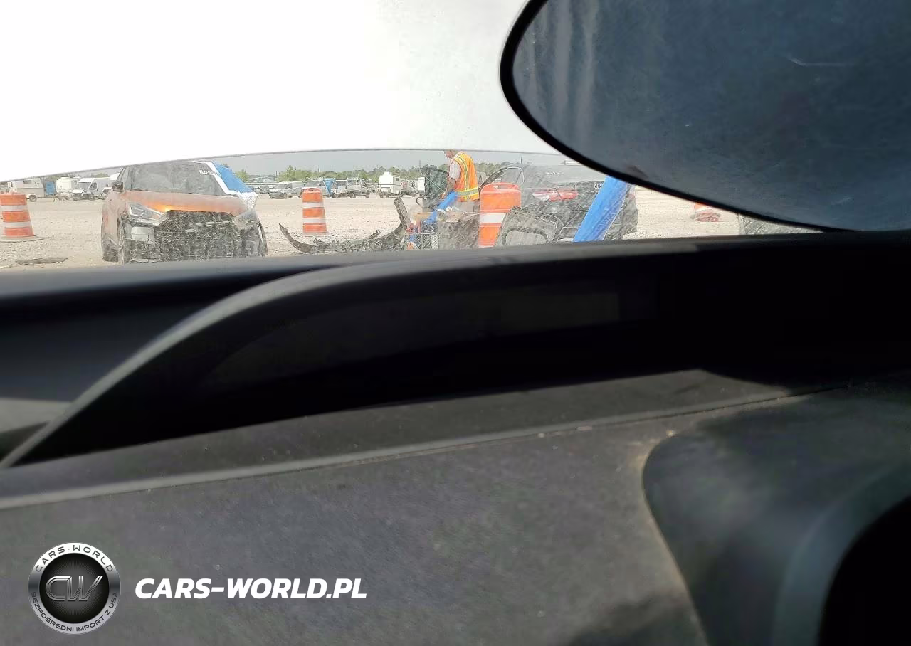 2018 Toyota Prius Four VIN:JTDKARFU8J3063173 - 9
