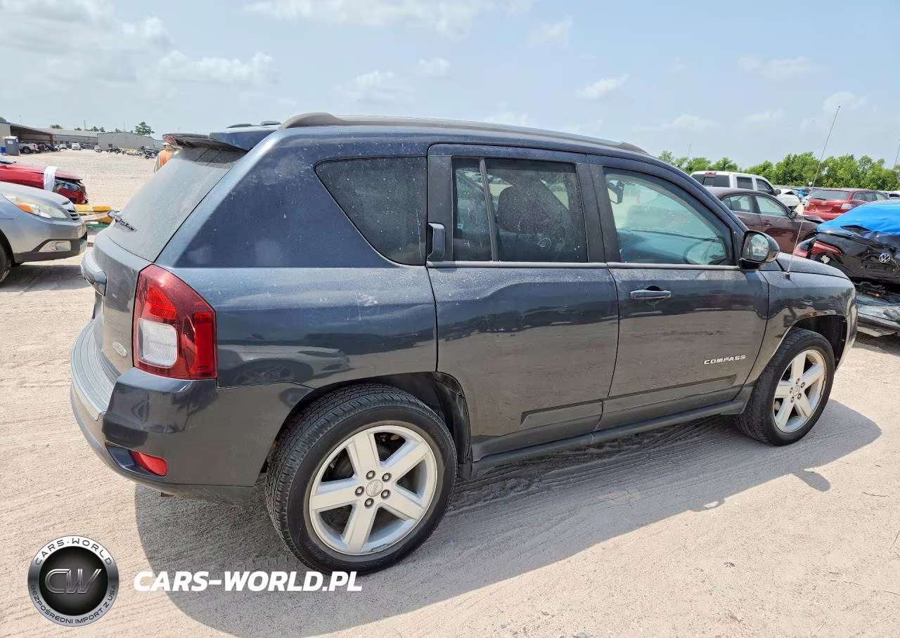 2014 Jeep Compass Latitude VIN:1C4NJCEA1ED831187 - 4