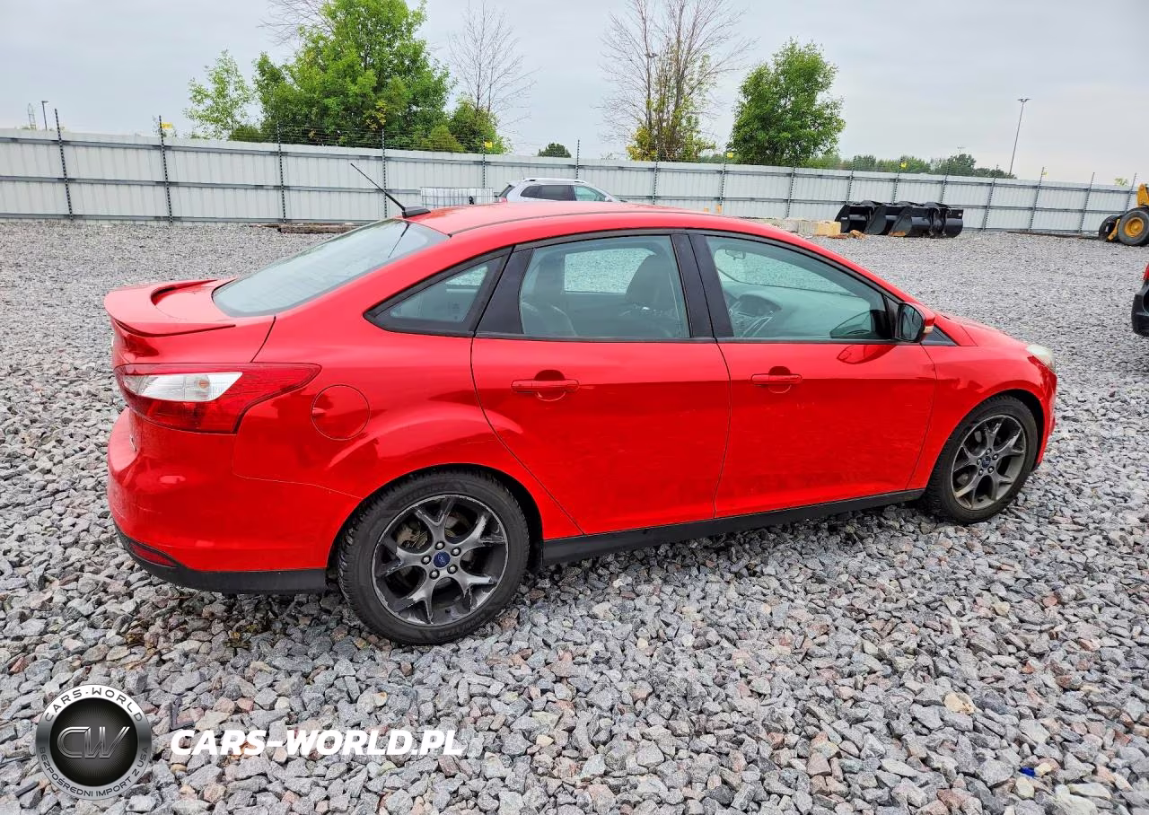 2014 Ford Focus Se VIN:1FADP3F2XEL318176 - 3