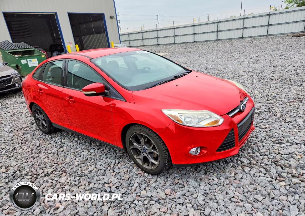 2014 Ford Focus Se VIN:1FADP3F2XEL318176 - 4
