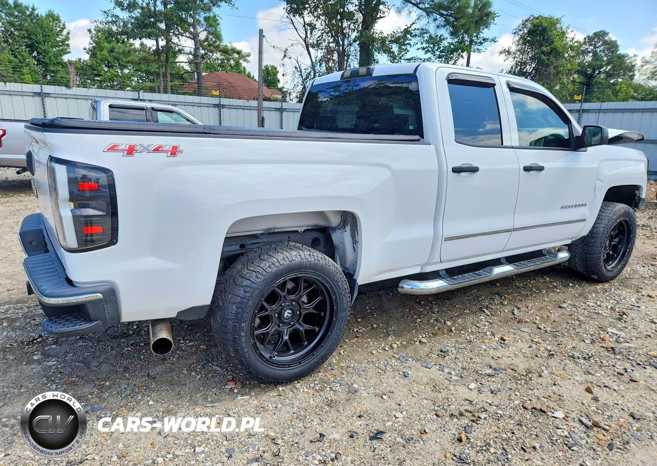 2015 Chevrolet Silverado K1500 VIN:1GCVKPEC3FZ147557 - 3