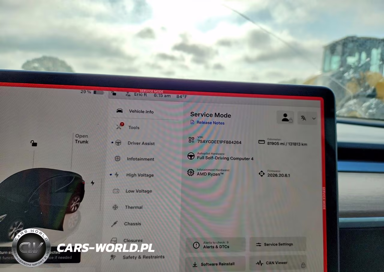 2023 Tesla Model Y VIN:7SAYGDEE1PF884264 - 9