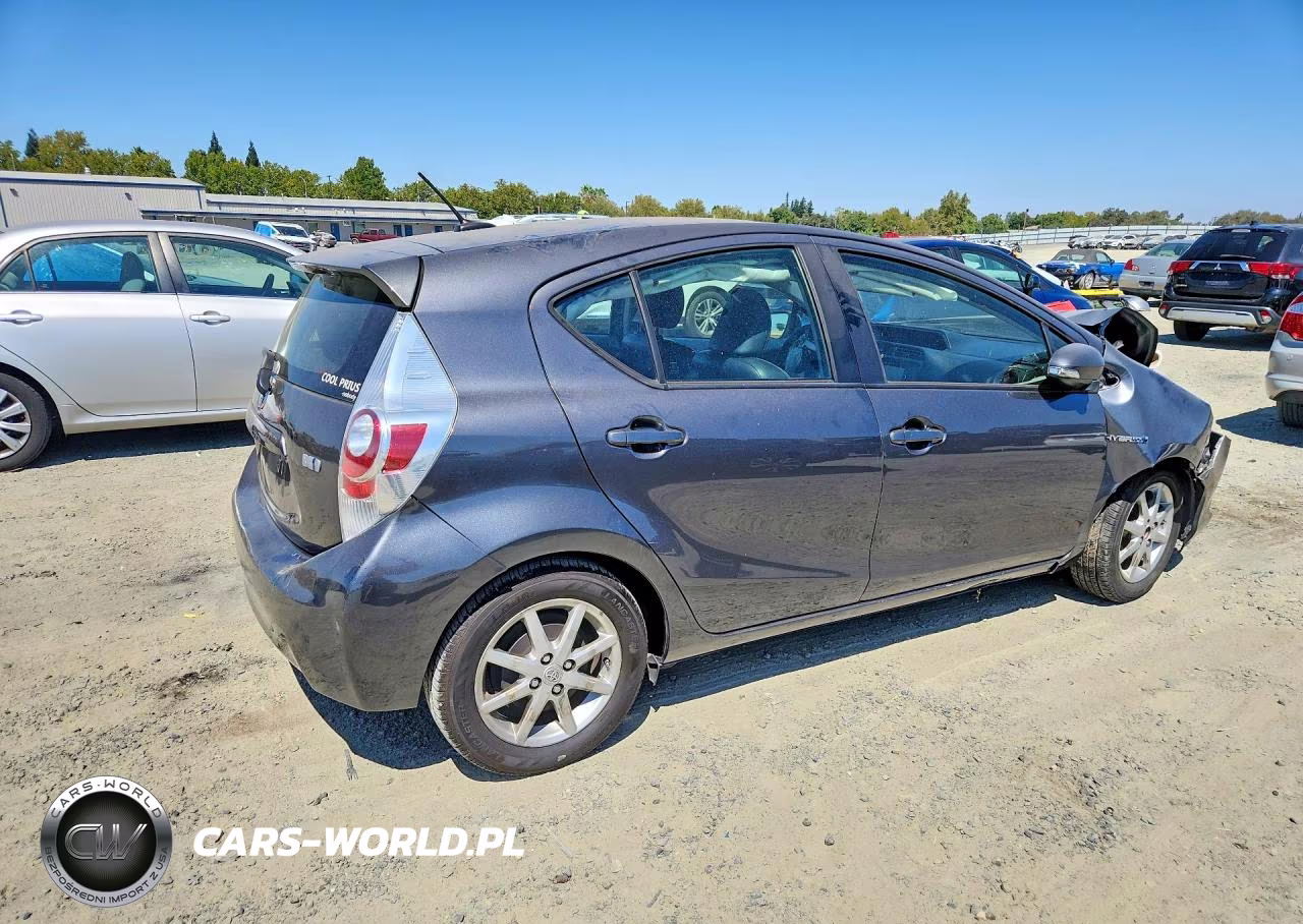 2012 Toyota Prius C Four VIN:JTDKDTB32C1031335 - 3