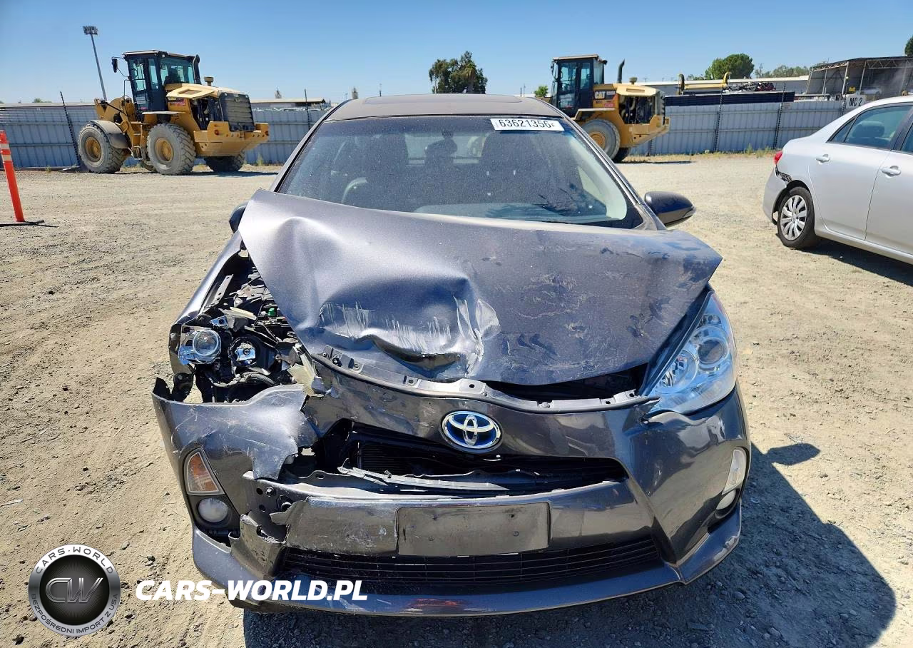 2012 Toyota Prius C Four VIN:JTDKDTB32C1031335 - 5
