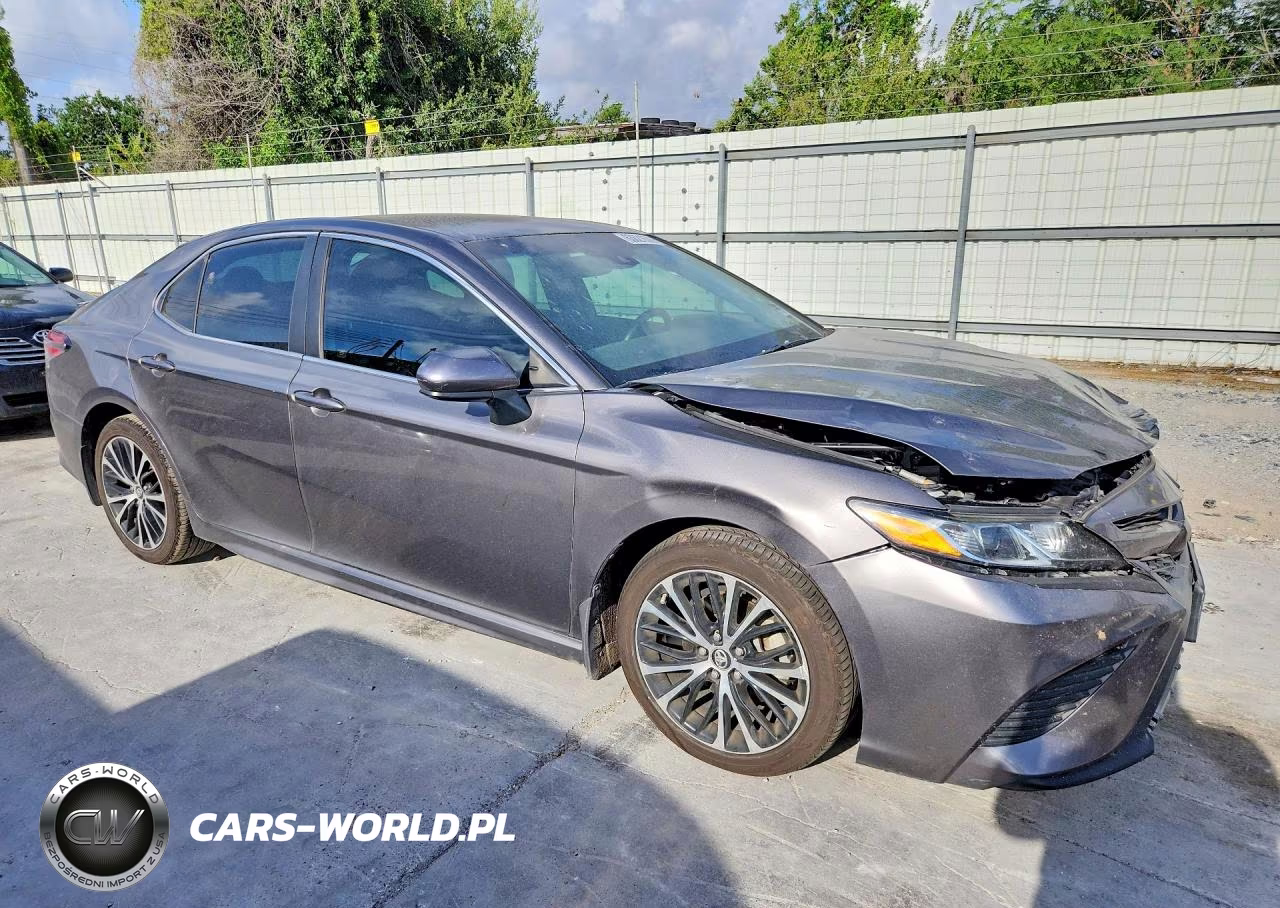2018 Toyota Camry Se VIN:4T1B11HK5JU547949 - 4