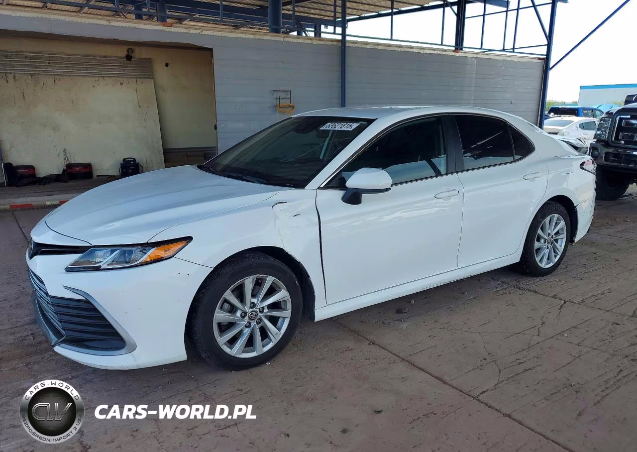 2023 Toyota Camry Le – zdjęcie 1 z 12
