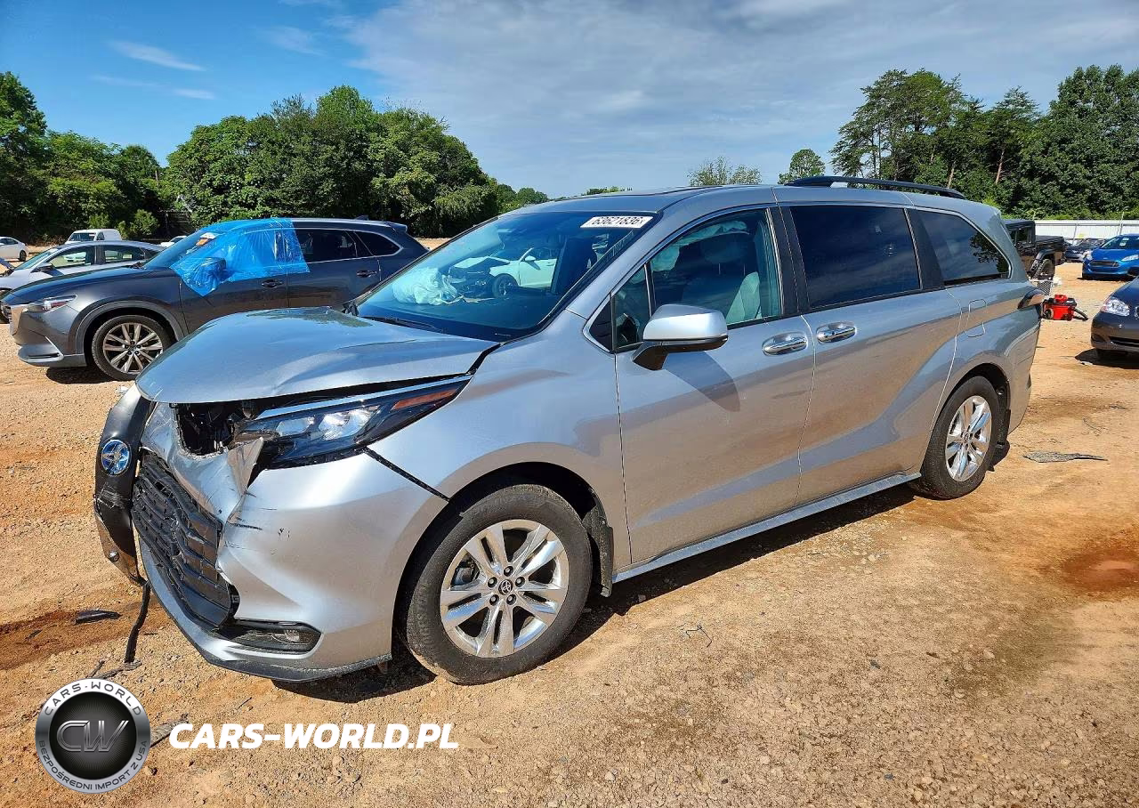 2025 Toyota Sienna Xle 7-Passenger – zdjęcie 1 z 13