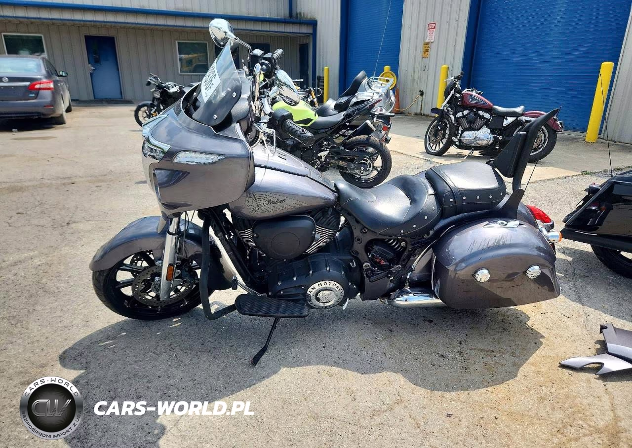 2018 Indian Chieftain VIN:56KTCBAA6J3357149 - 3