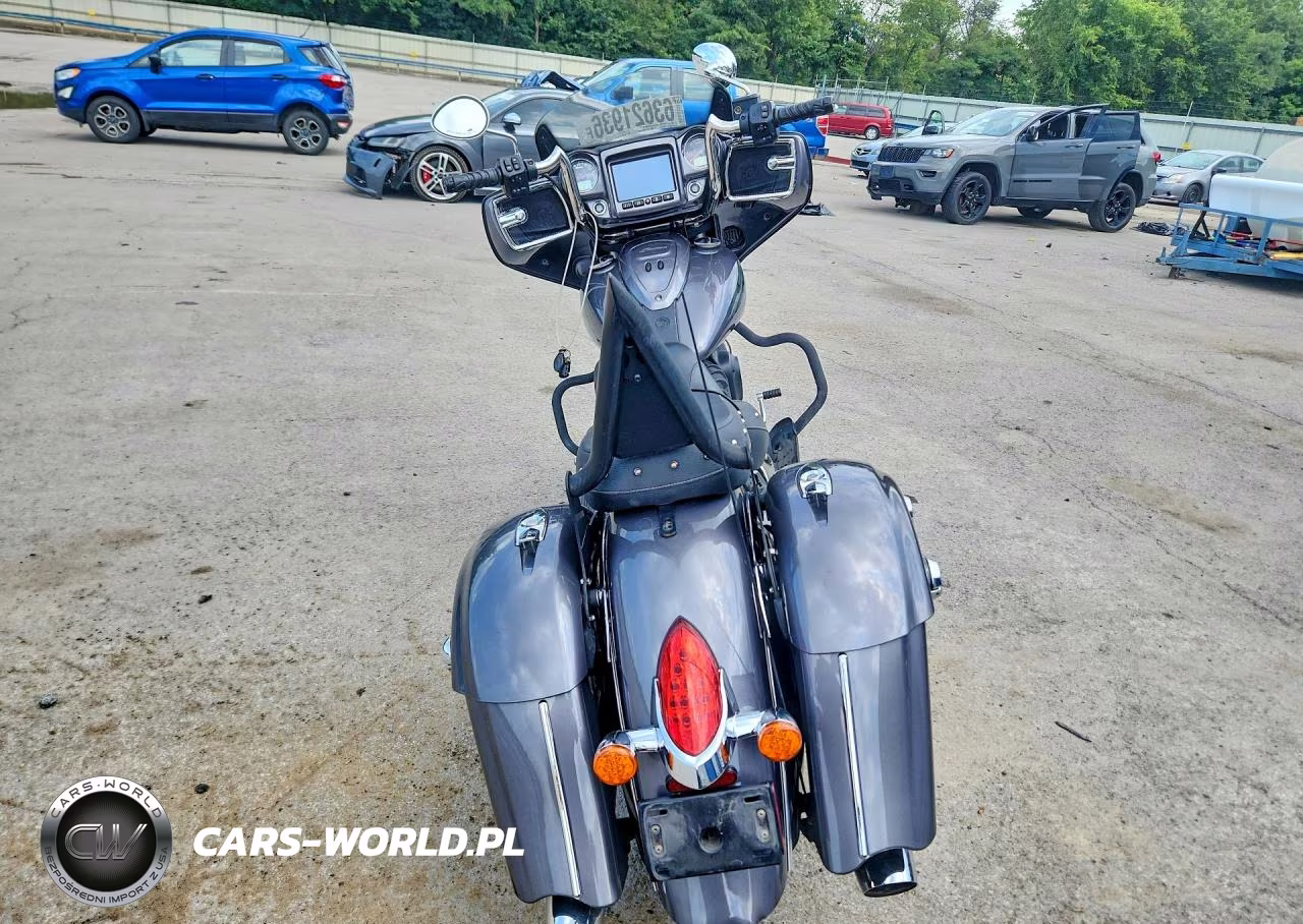 2018 Indian Chieftain VIN:56KTCBAA6J3357149 - 4
