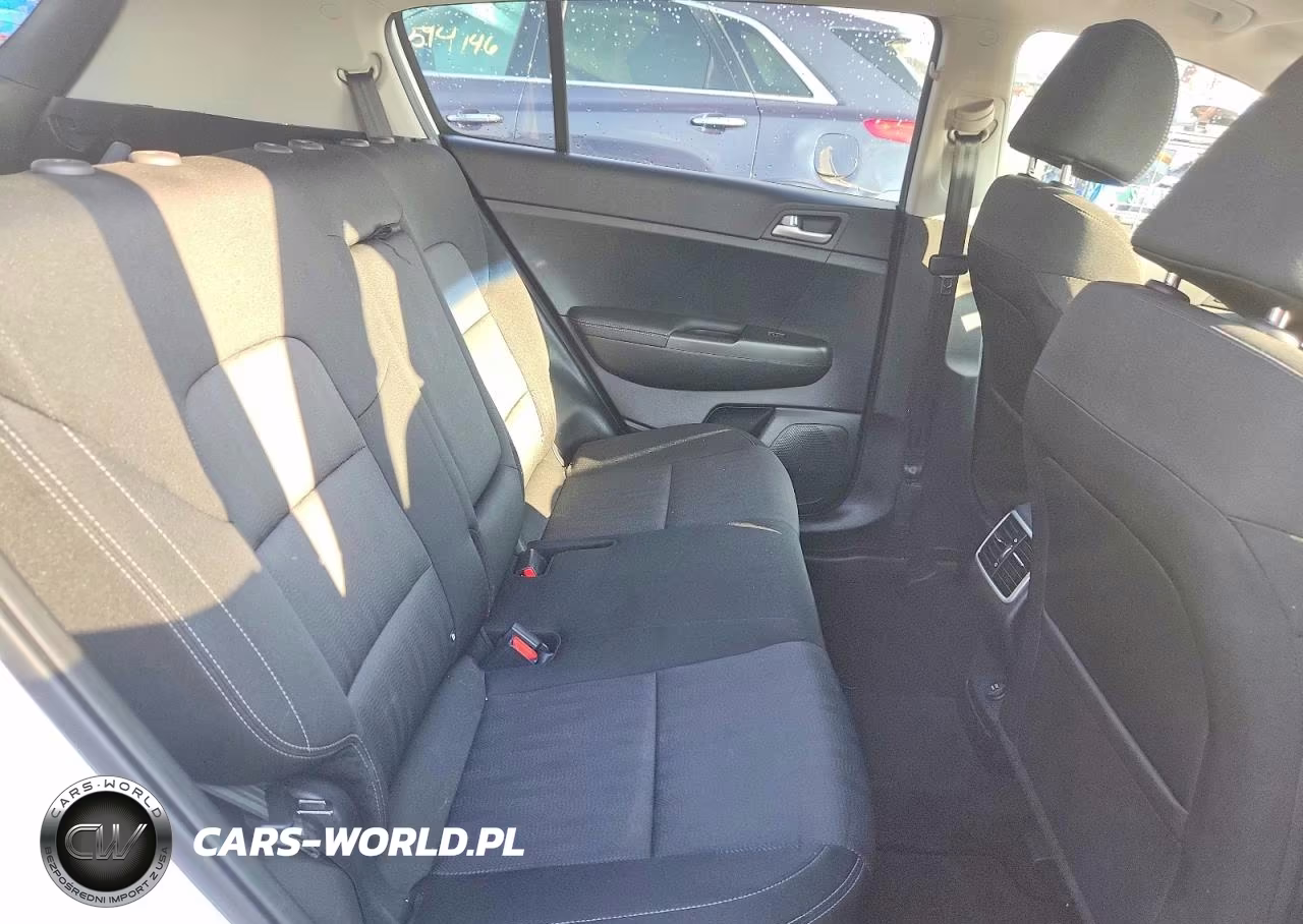 2021 Kia Sportage Lx VIN:KNDPMCACXM7943684 - 11
