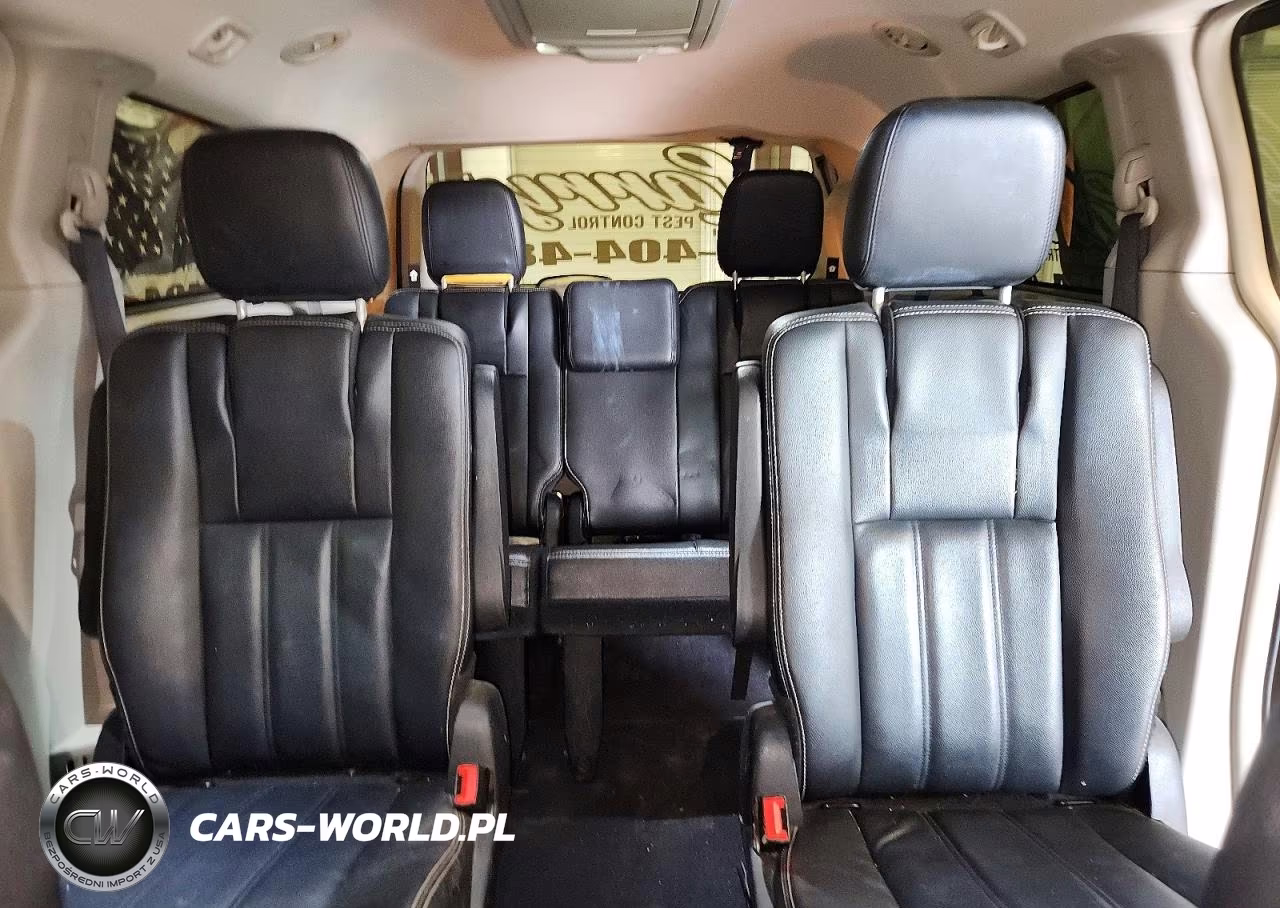 2016 Chrysler Town & Country Touring VIN:2C4RC1BG3GR289759 - 10
