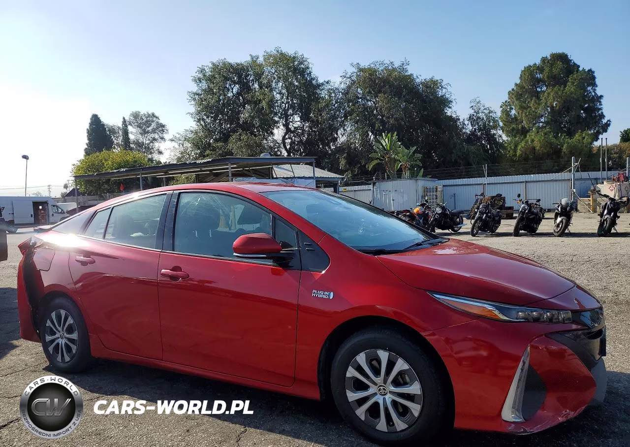 2020 Toyota Prius Prime Le VIN:JTDKARFP4L3160710 - 4