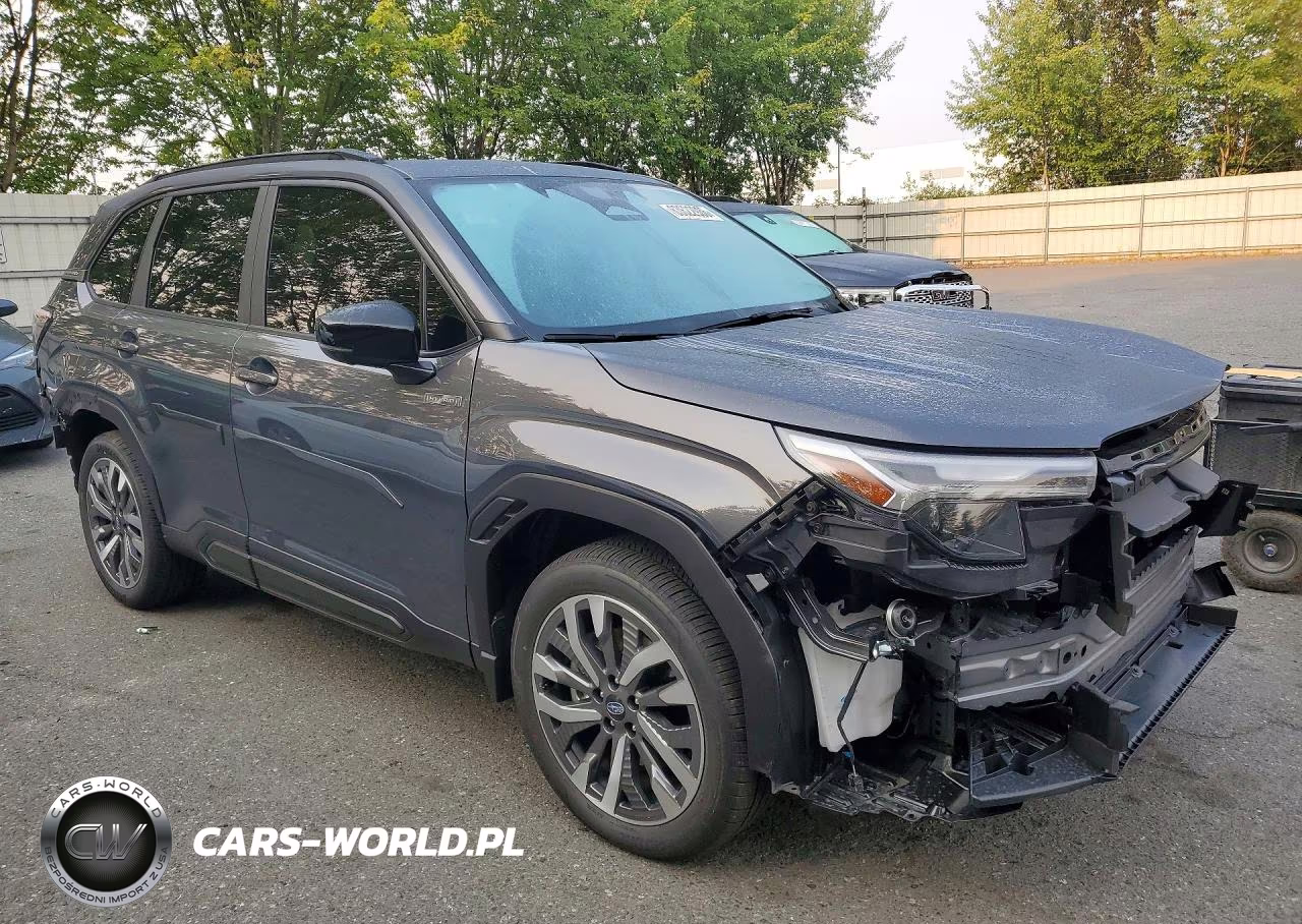 2025 Subaru Forester Touring VIN:JF2SLSTD0SH454961 - 4