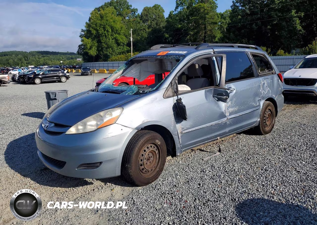 2010 Toyota Sienna Le 7-Passenger