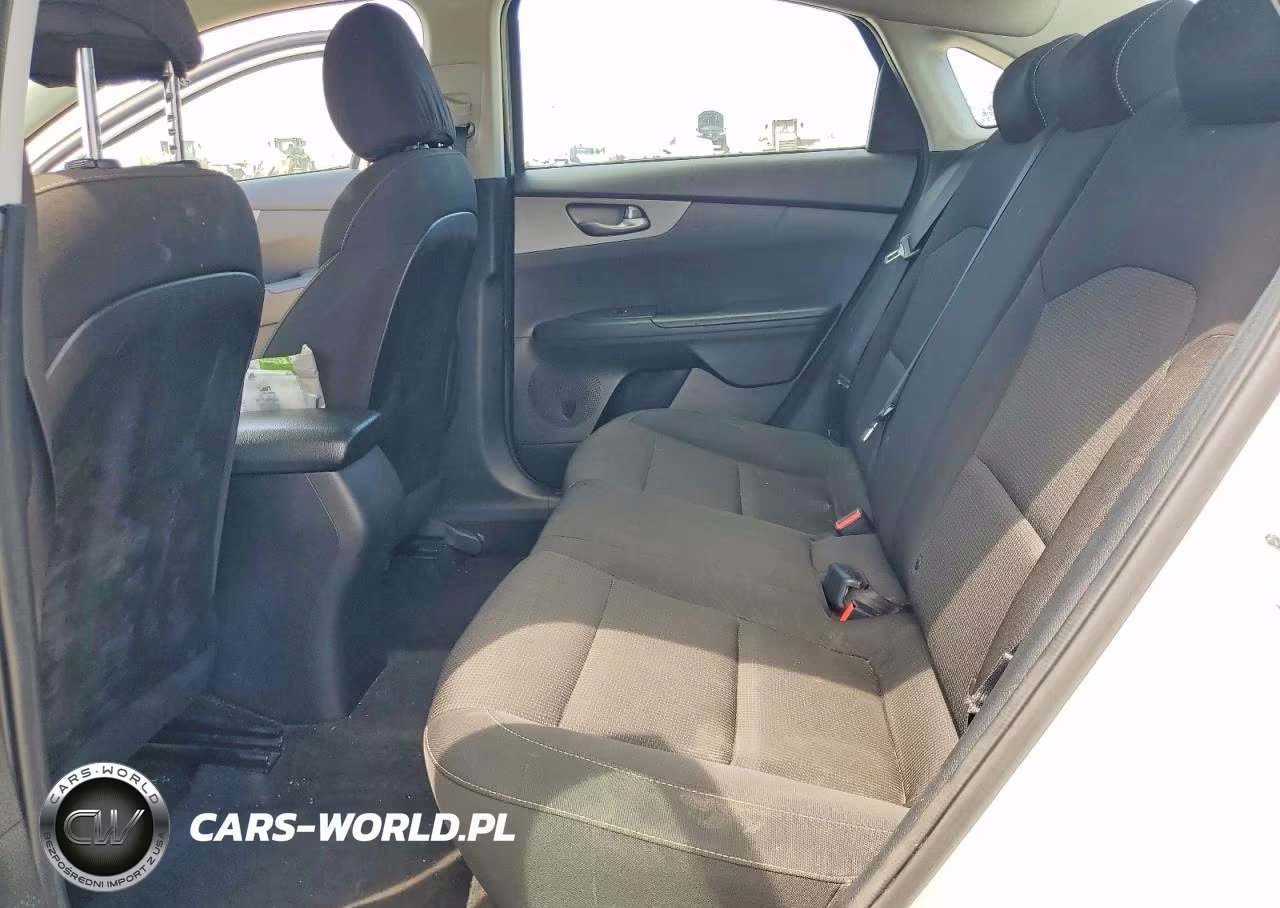 2021 Kia Forte Lxs VIN:3KPF24AD0ME310594 - 10
