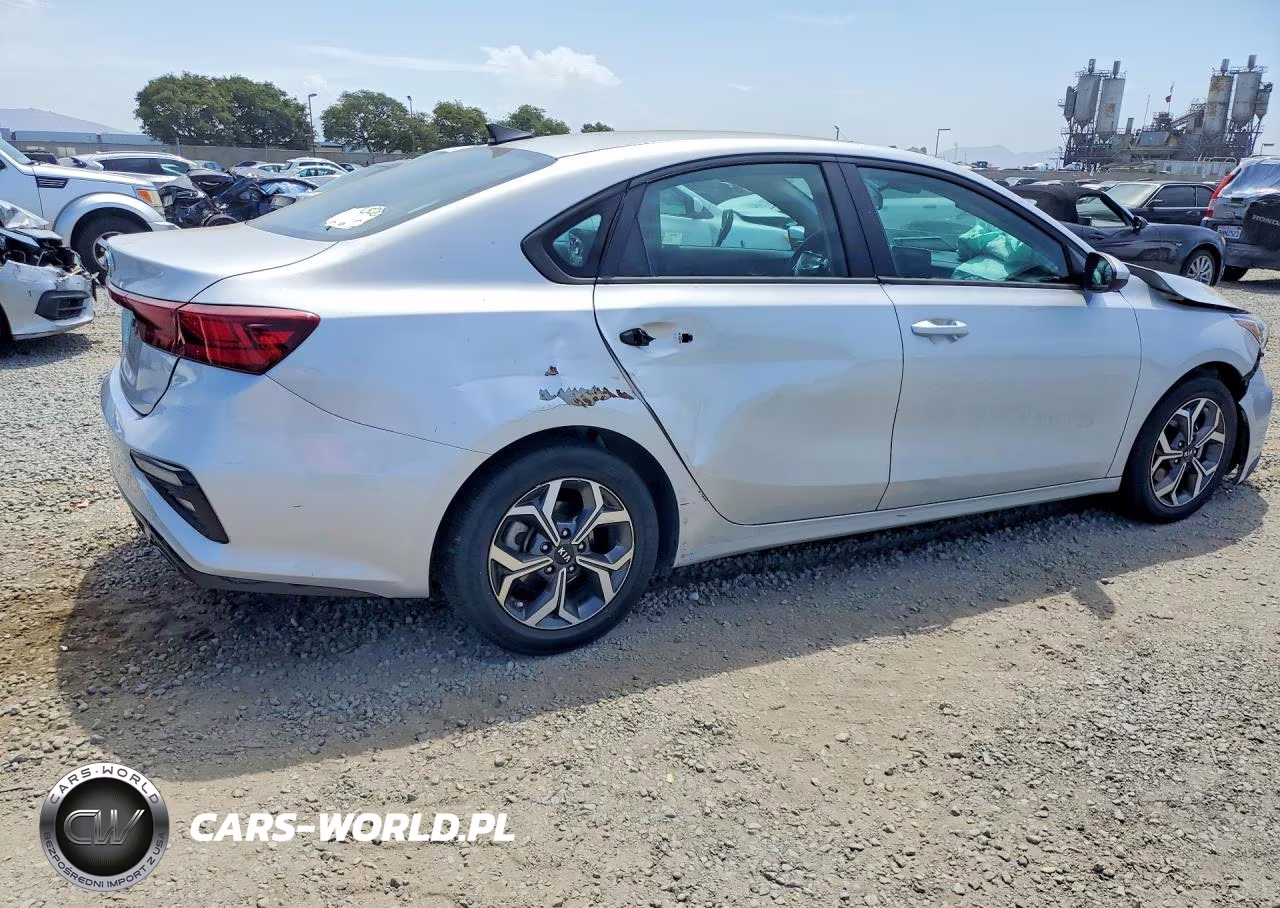 2021 Kia Forte Lxs VIN:3KPF24AD0ME310594 - 3