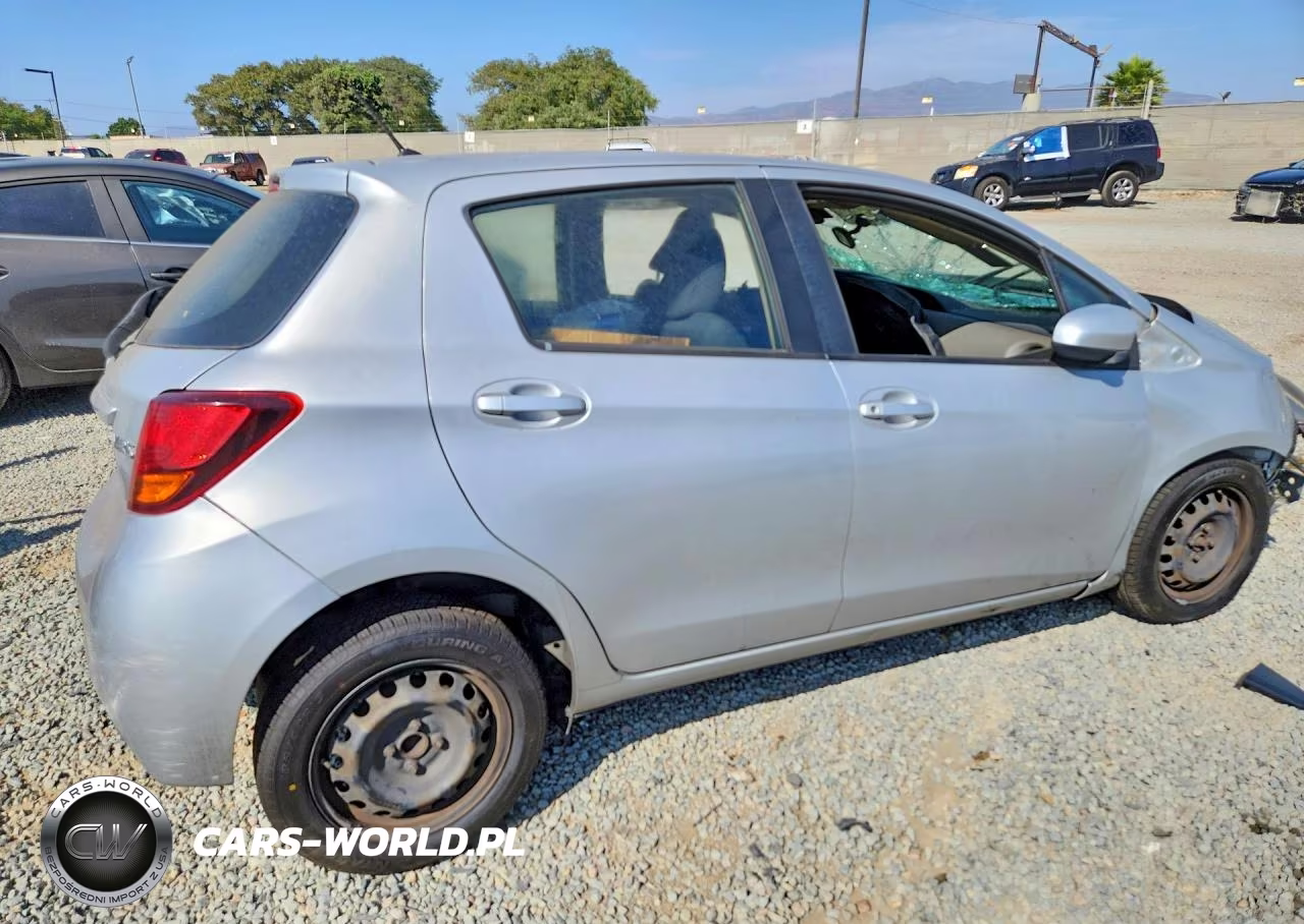 2015 Toyota Yaris 5-Door L VIN:VNKKTUD34FA032195 - 3