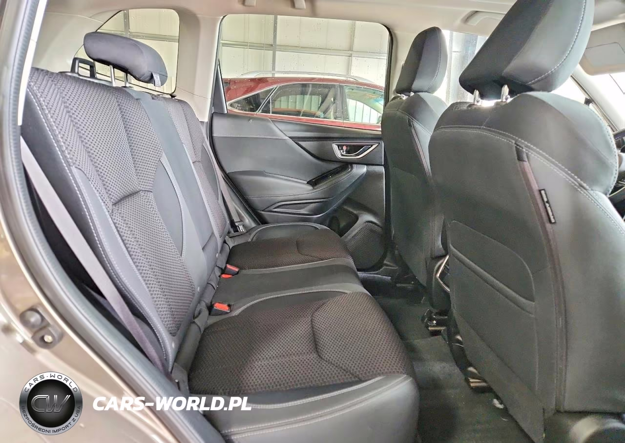 2019 Subaru Forester Premium VIN:JF2SKAEC6KH568464 - 10