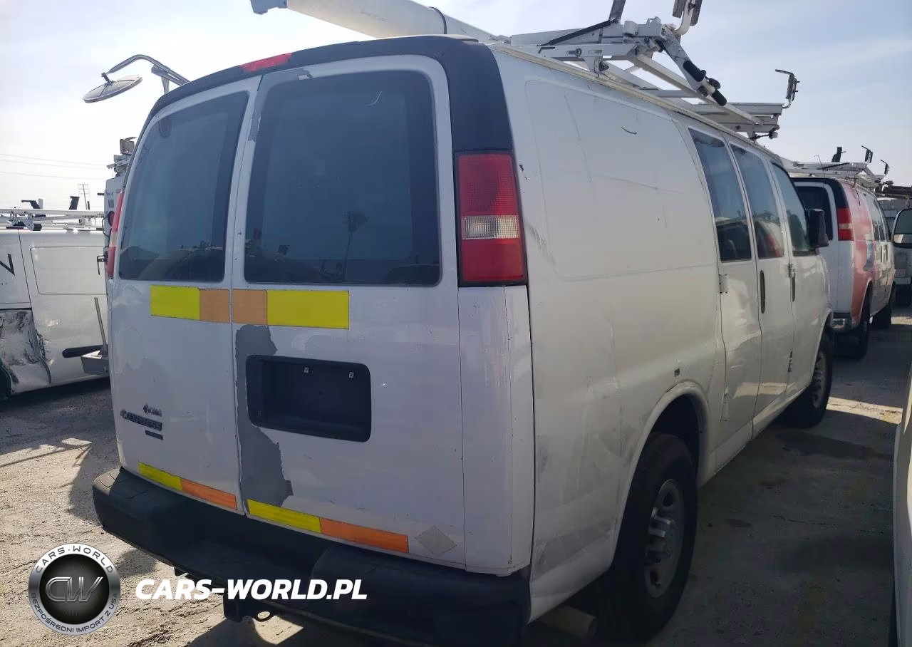 2012 Chevrolet Express 2500 Cargo Utility - Service Van VIN:1GCWGFCBXC1124958 - 3