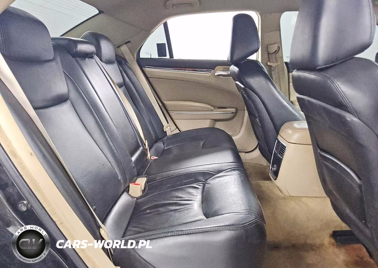 2012 Chrysler 300 VIN:2C3CCAAGXCH175561 - 10