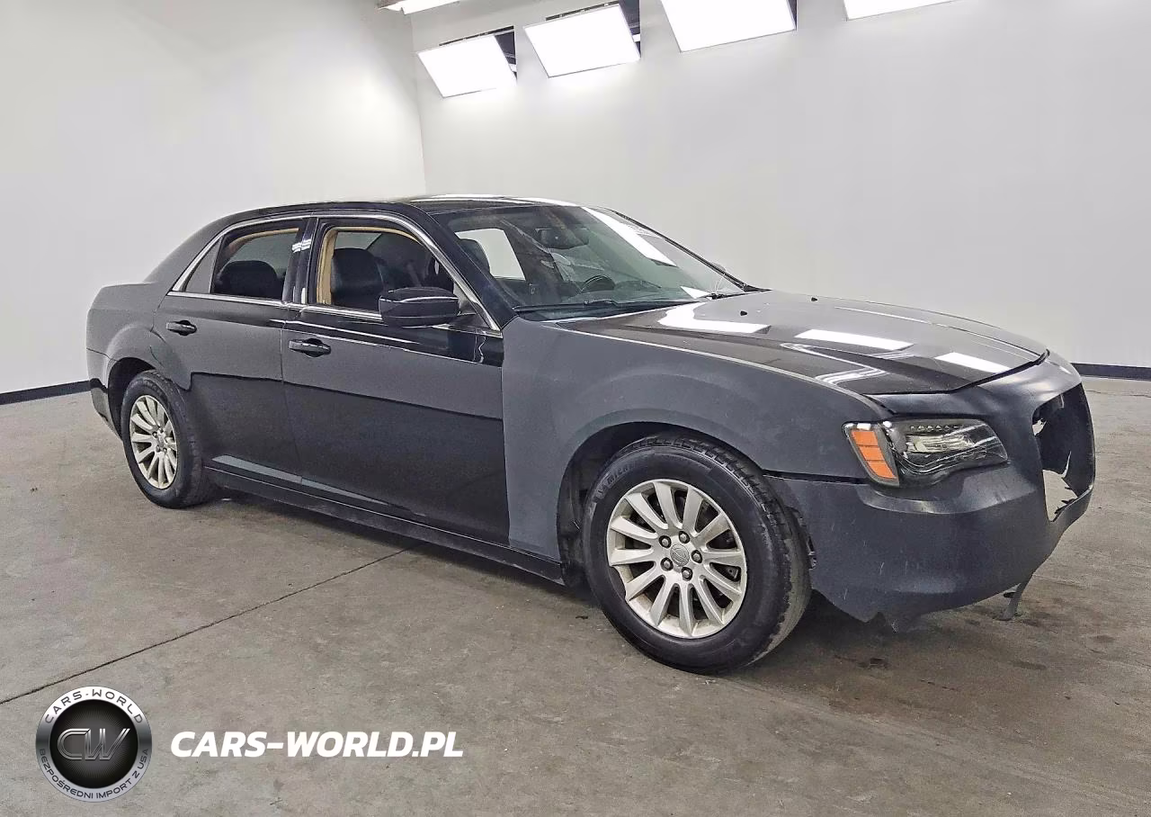 2012 Chrysler 300 VIN:2C3CCAAGXCH175561 - 4