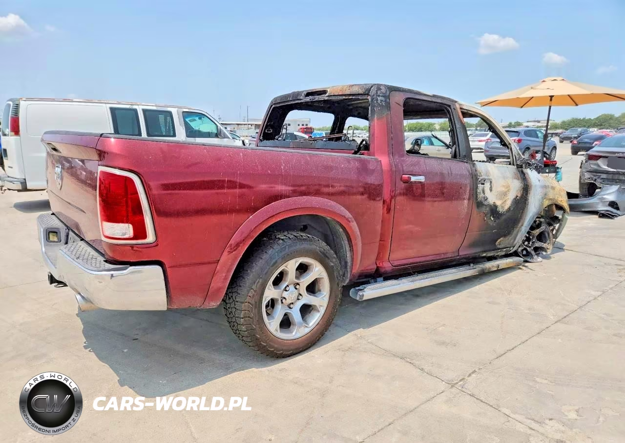 2017 Ram 1500 Laramie VIN:1C6RR6NT9HS703851 - 3