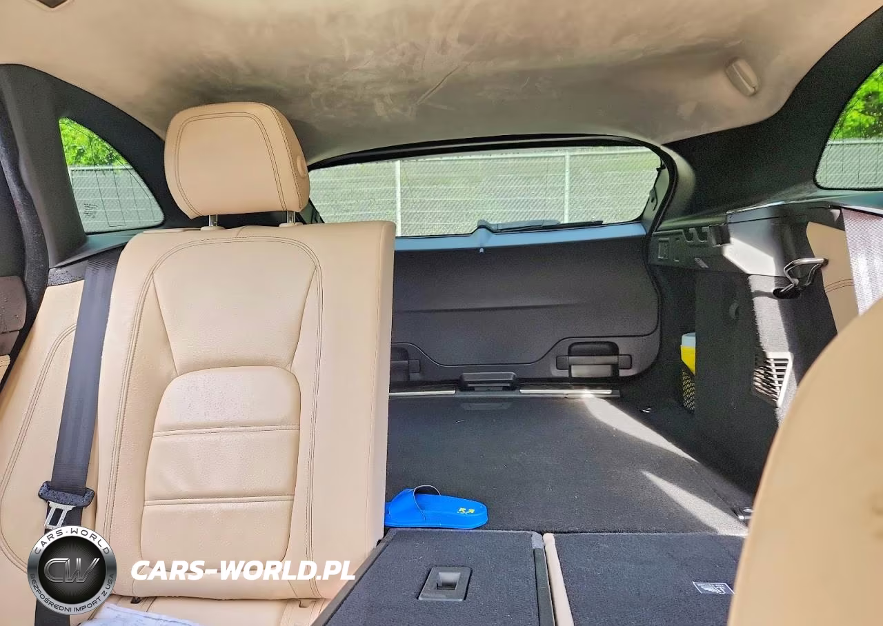 2019 Jaguar F-Pace Prestige VIN:SADCK2GX3KA354778 - 10