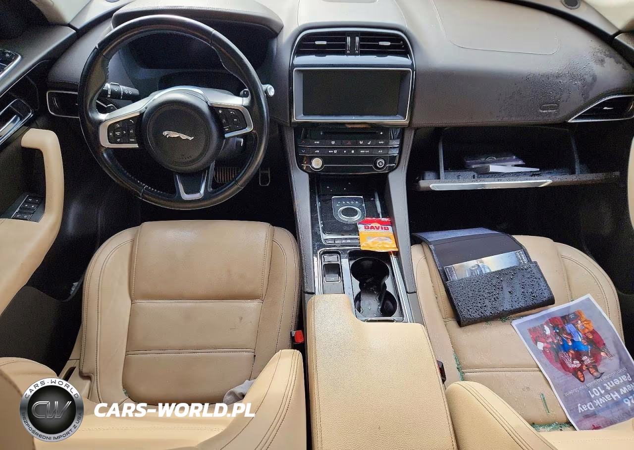 2019 Jaguar F-Pace Prestige VIN:SADCK2GX3KA354778 - 8