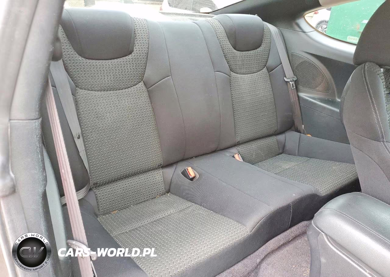 2010 Hyundai Genesis Coupe 2.0T Premium VIN:KMHHT6KD4AU037877 - 10