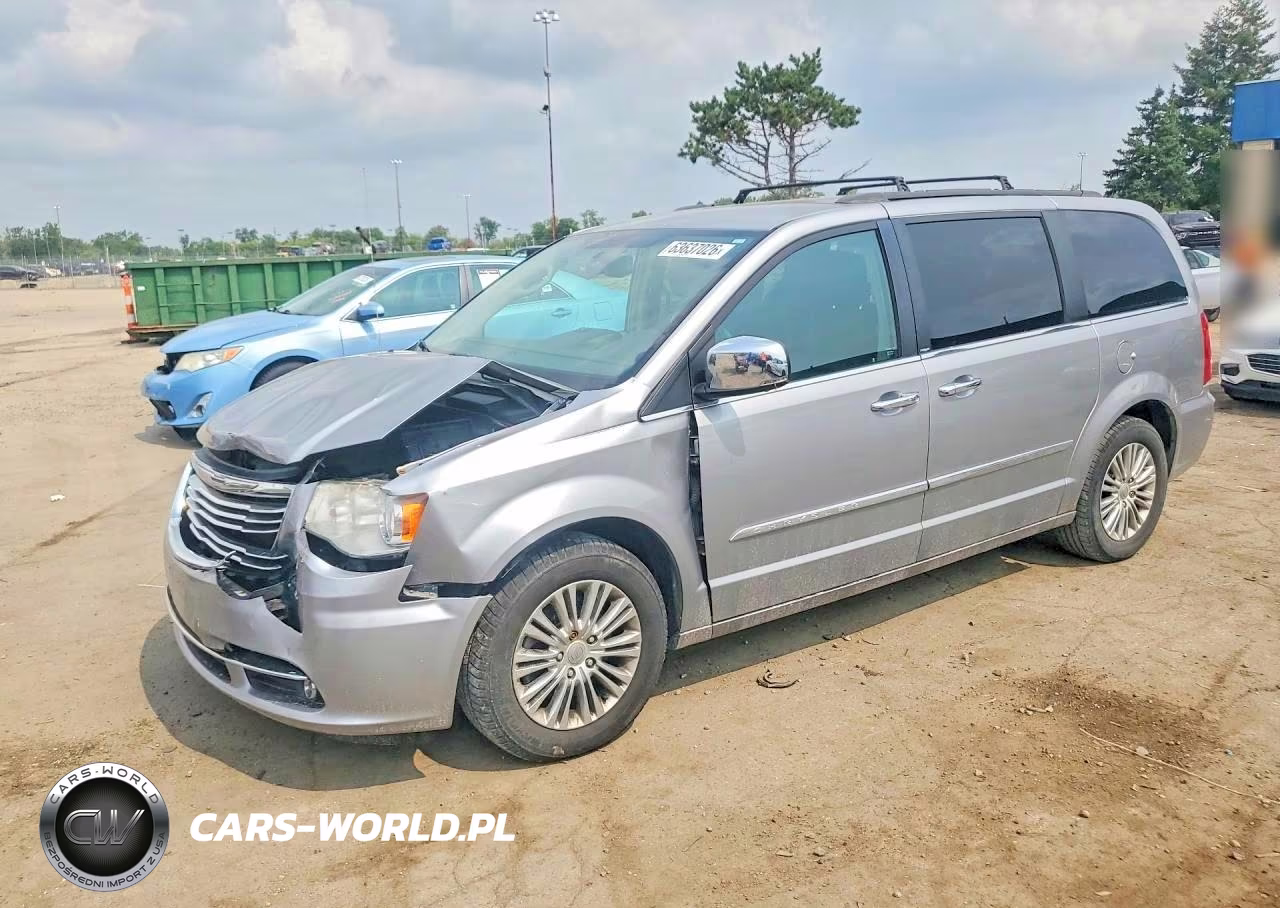 2013 Chrysler Town & Country Touring L – zdjęcie 1 z 13