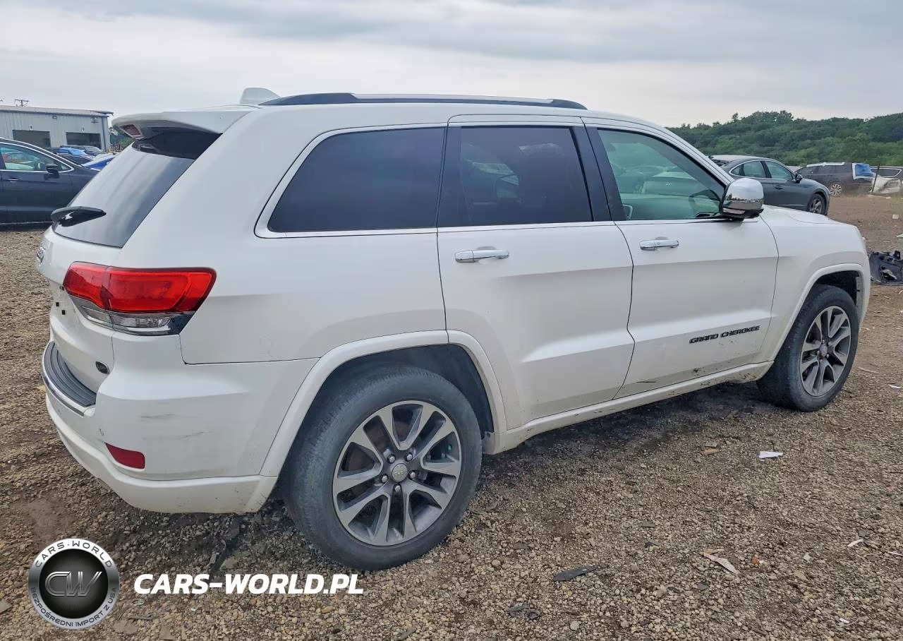 2018 Jeep Grand Cherokee Overland VIN:1C4RJECG8JC289168 - 3