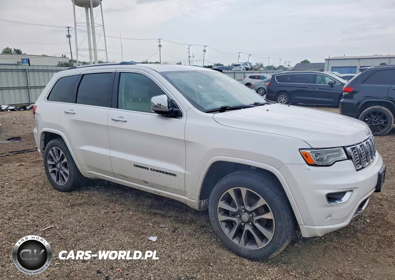2018 Jeep Grand Cherokee Overland VIN:1C4RJECG8JC289168 - 4