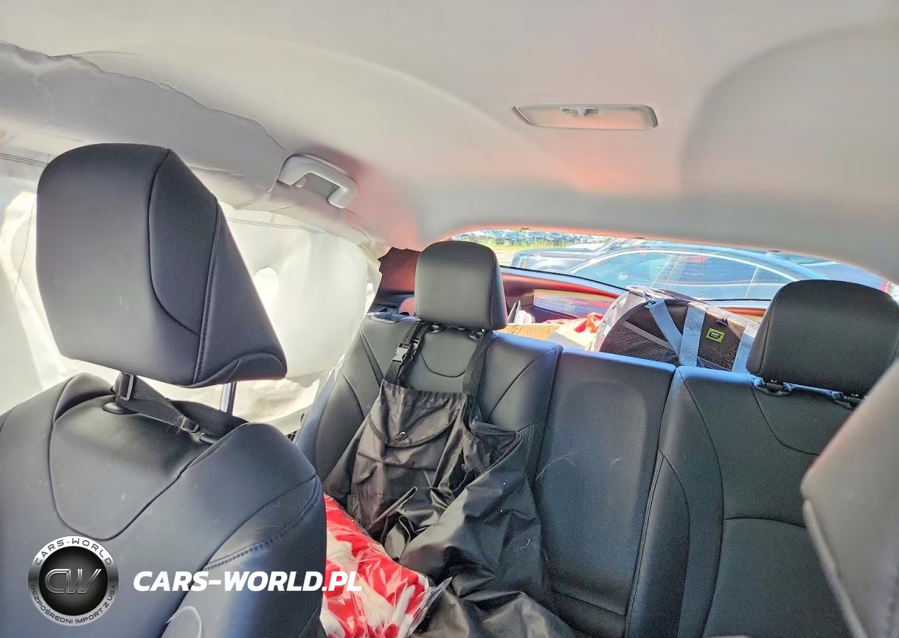 2018 Toyota Prius Prime Premium VIN:JTDKARFP1J3081539 - 10