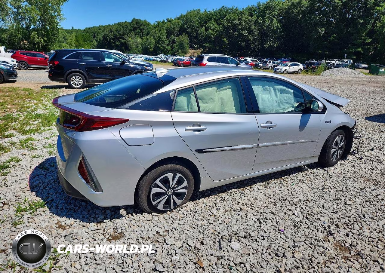 2018 Toyota Prius Prime Premium VIN:JTDKARFP1J3081539 - 3