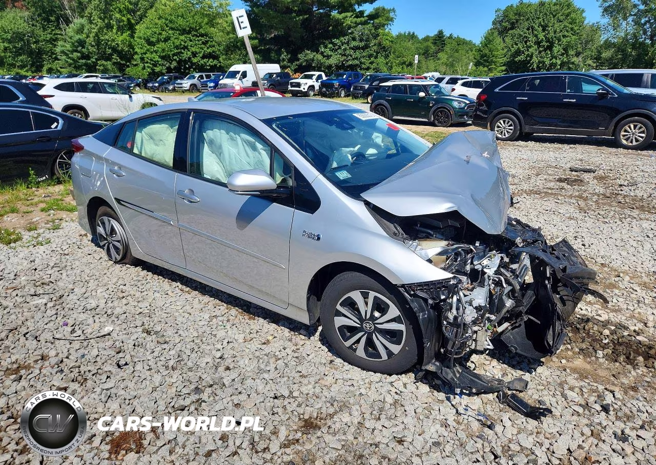 2018 Toyota Prius Prime Premium VIN:JTDKARFP1J3081539 - 4