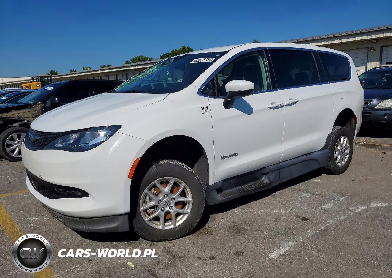 2023 Chrysler Voyager Lx