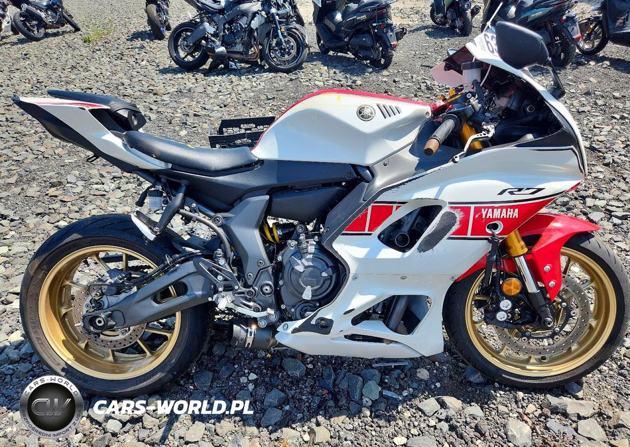 2022 Yamaha Yzfr7