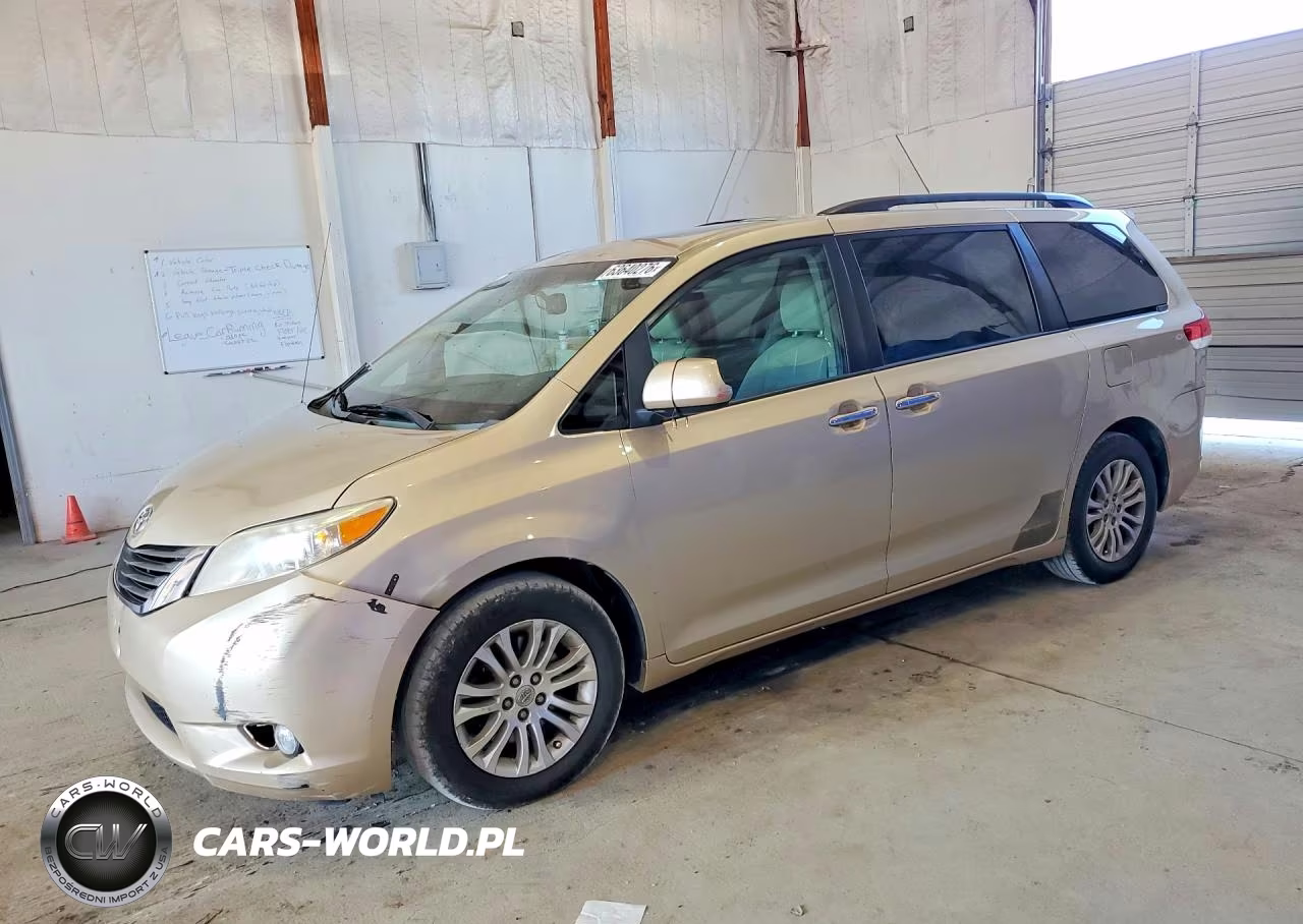 2013 Toyota Sienna Xle 8-Passenger