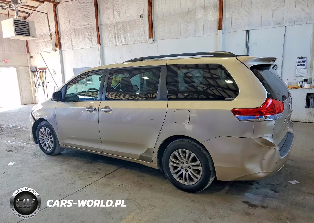 2013 Toyota Sienna Xle 8-Passenger VIN:5TDYK3DC6DS404703 - 2
