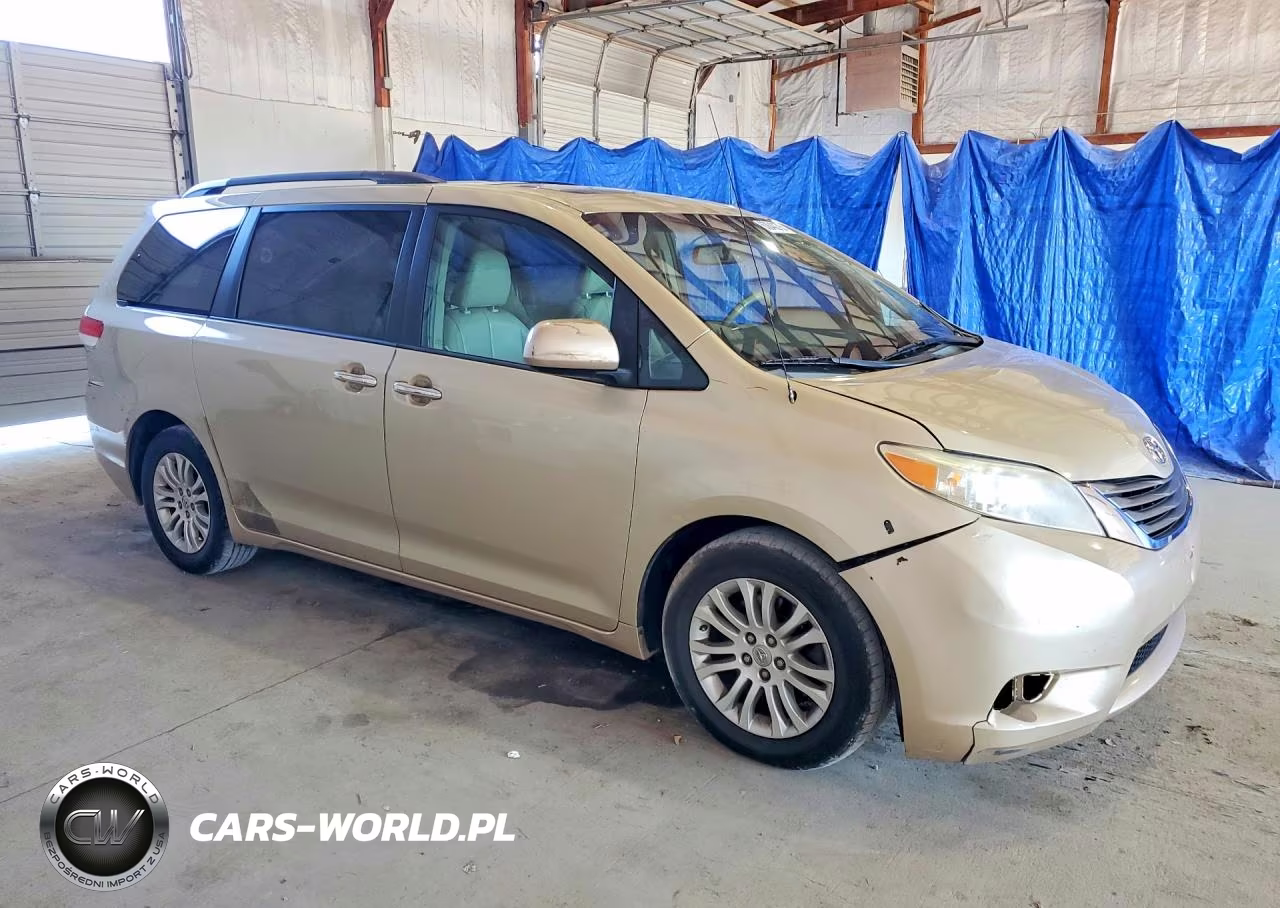 2013 Toyota Sienna Xle 8-Passenger VIN:5TDYK3DC6DS404703 - 4